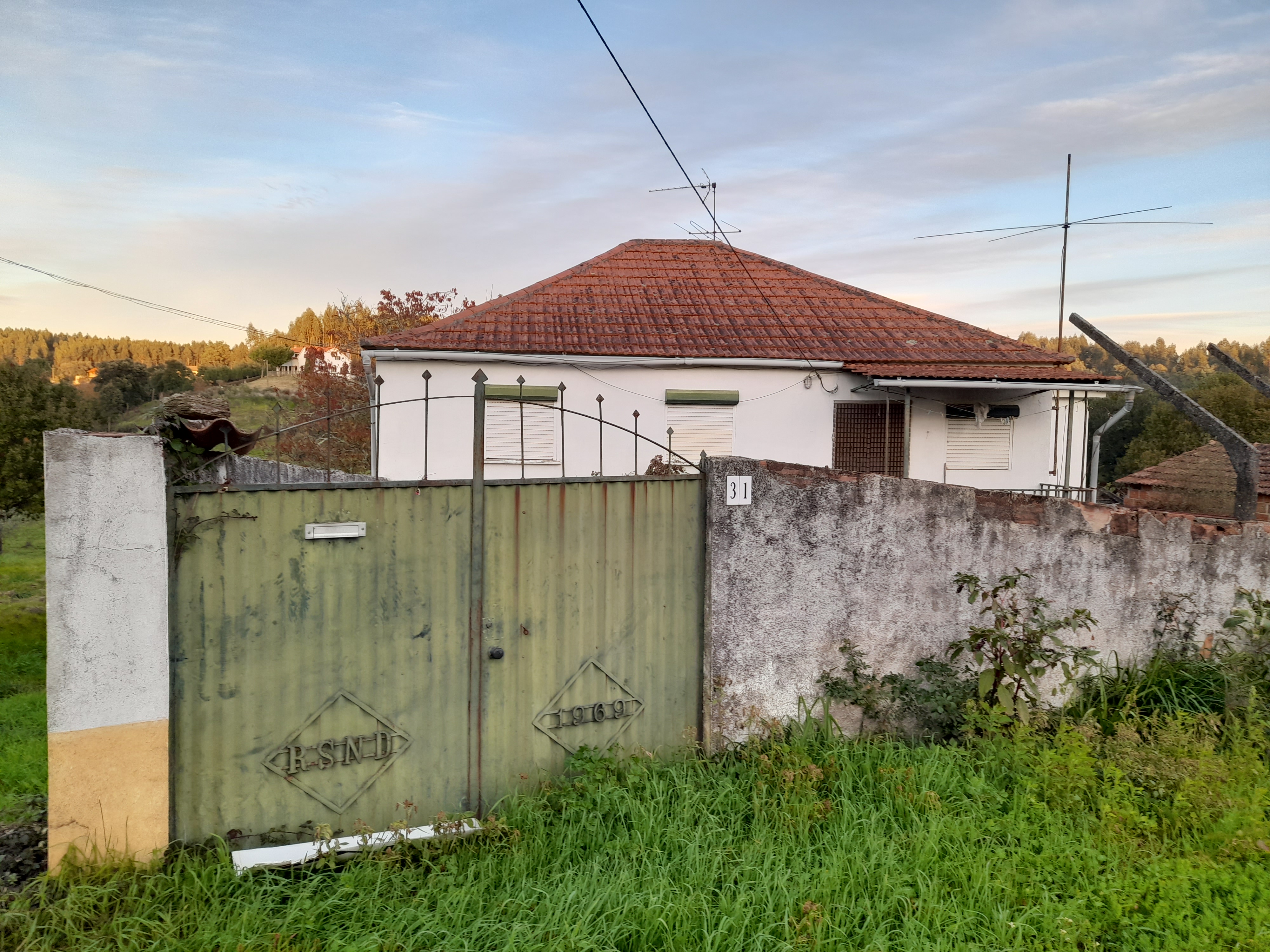 Moradia T2 na Graça — Construa o Seu Sonho
