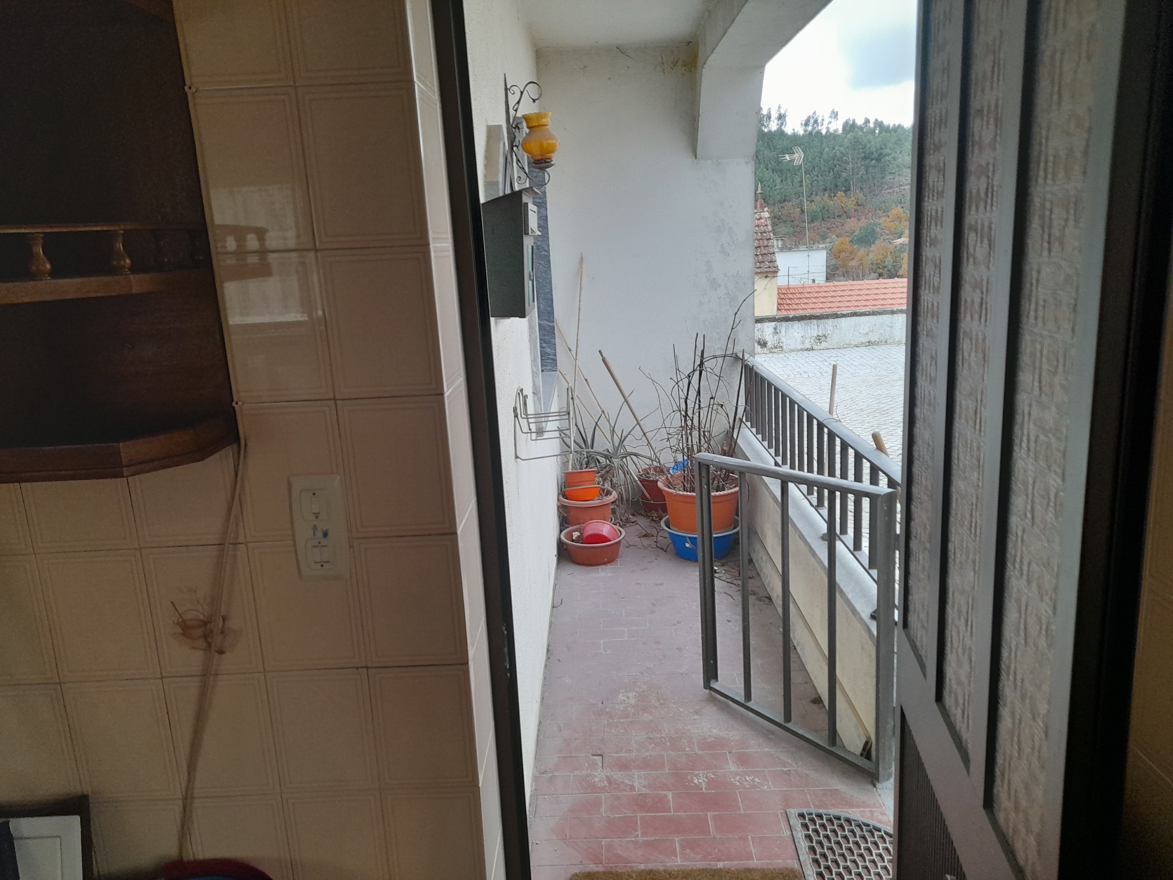 Moradia T4 com espaço comercial - foto 7